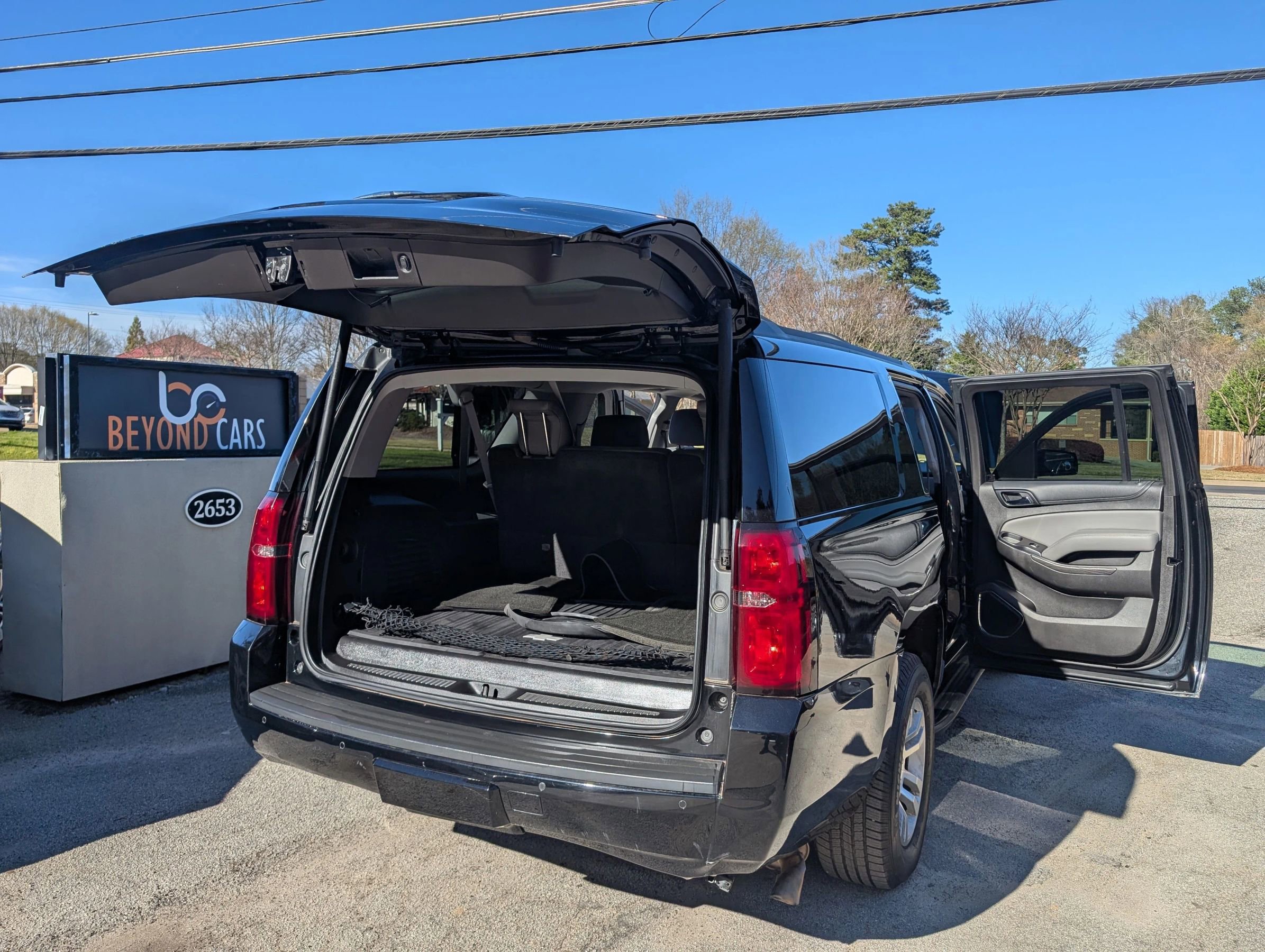 Used 2016 Chevrolet Suburban LT w/ Luxury Package AWD/4WD image 14