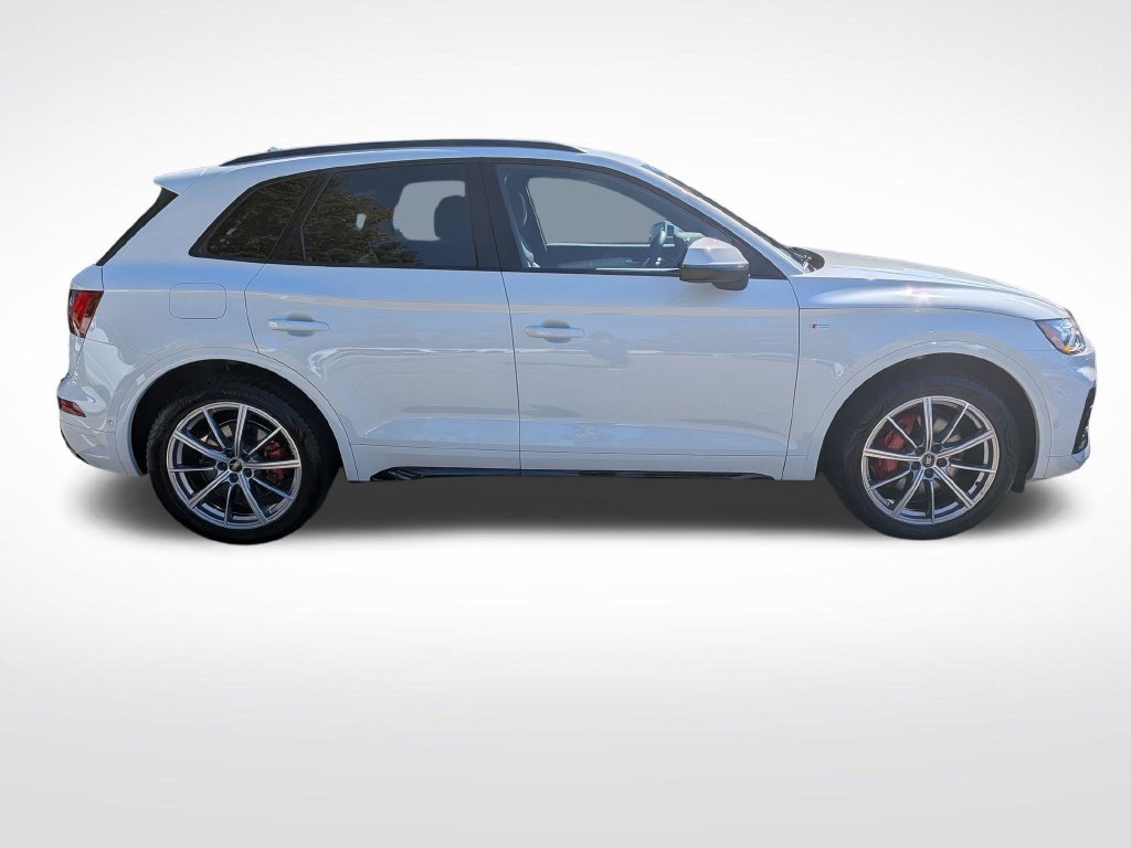 Used 2024 Audi Q5 e Prestige AWD/4WD image 2