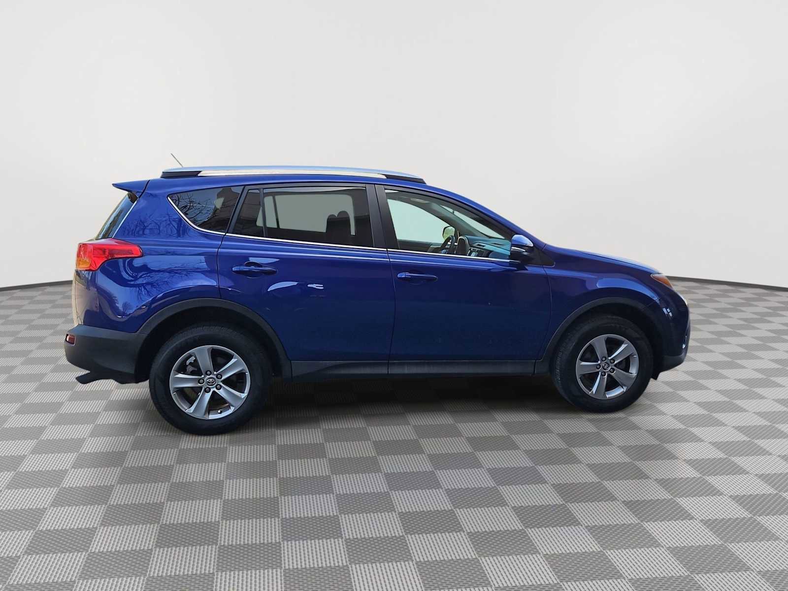 Used 2015 Toyota RAV4 XLE image 9