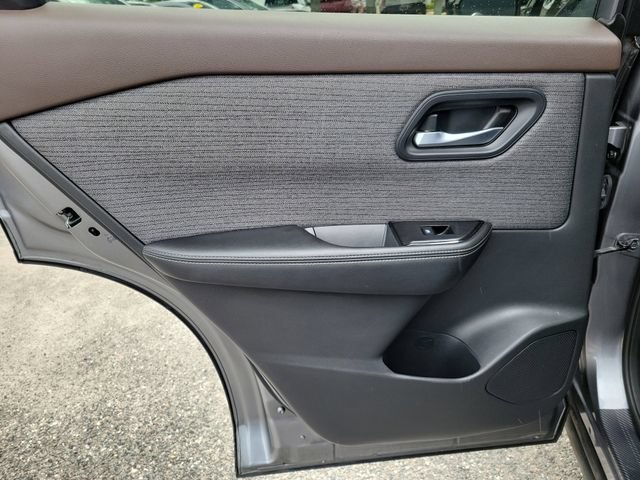 Used 2021 Nissan Rogue SV FWD image 13