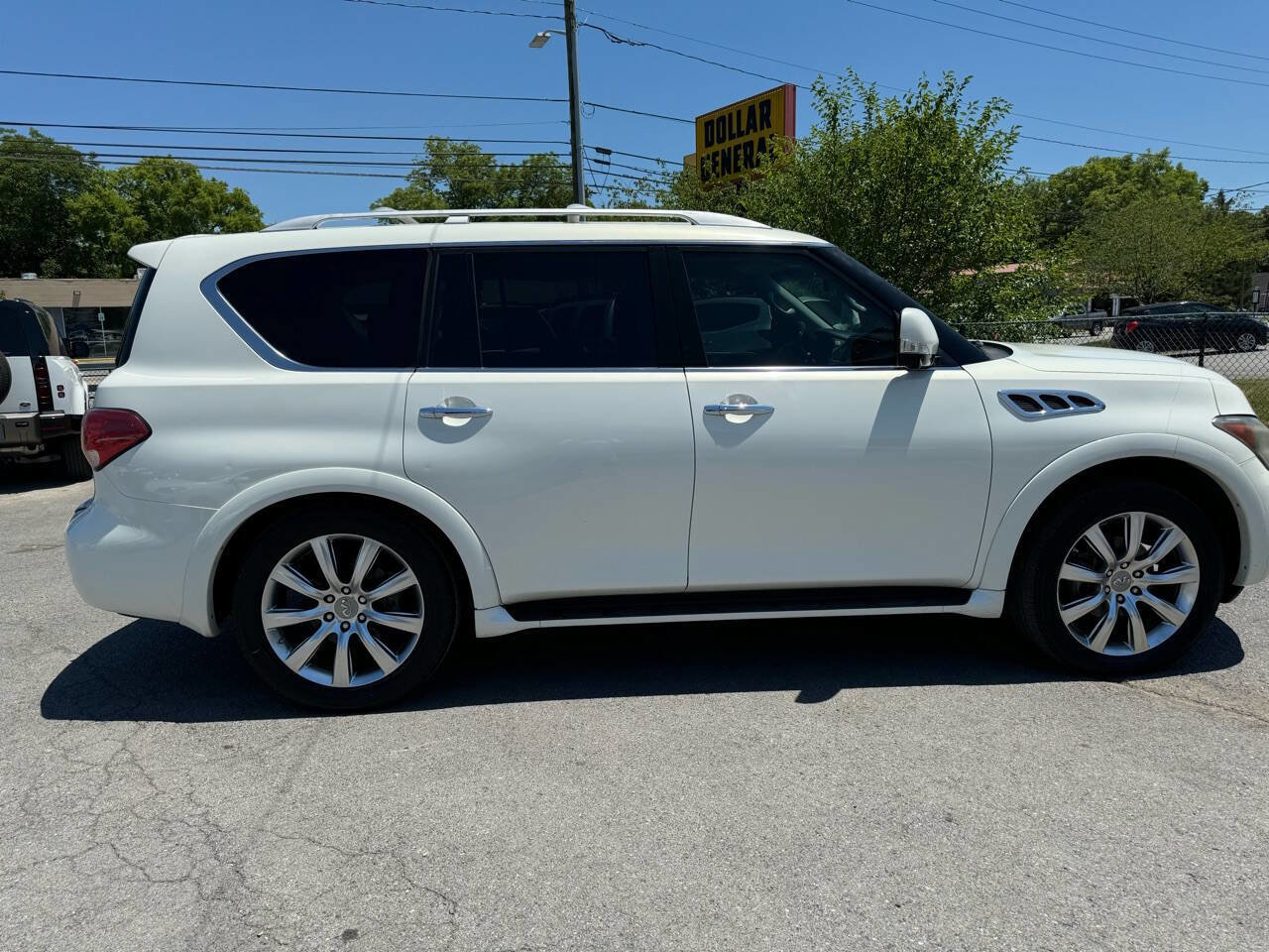 Used 2013 INFINITI QX56 2WD w/ Deluxe Touring Pkg image 9