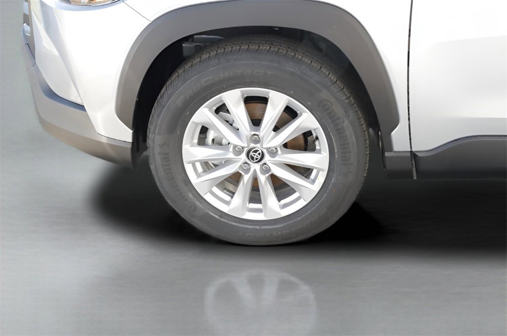 New 2026 Toyota Corolla Cross LE w/ Moonroof Package image 6