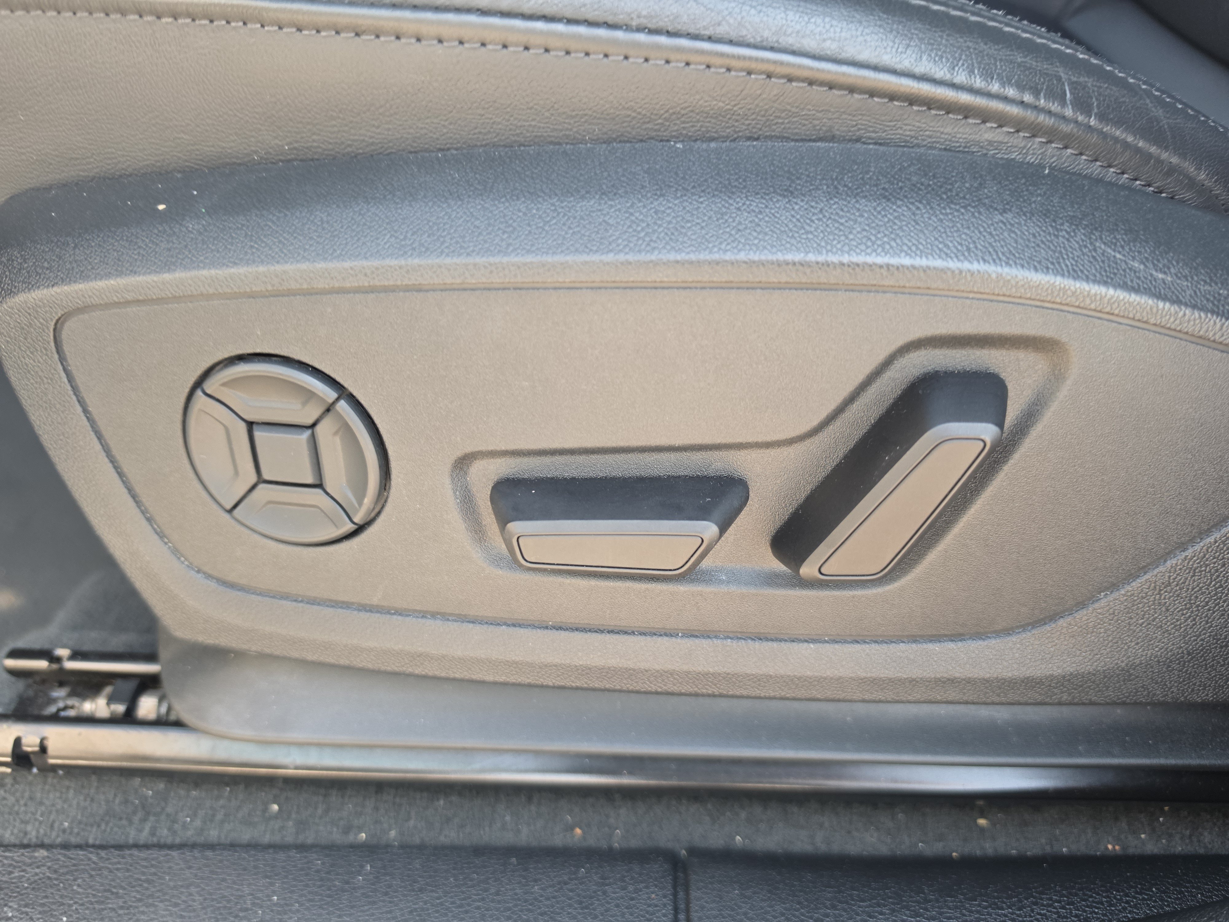Used 2025 Audi Q3 2.0T Premium AWD/4WD image 8