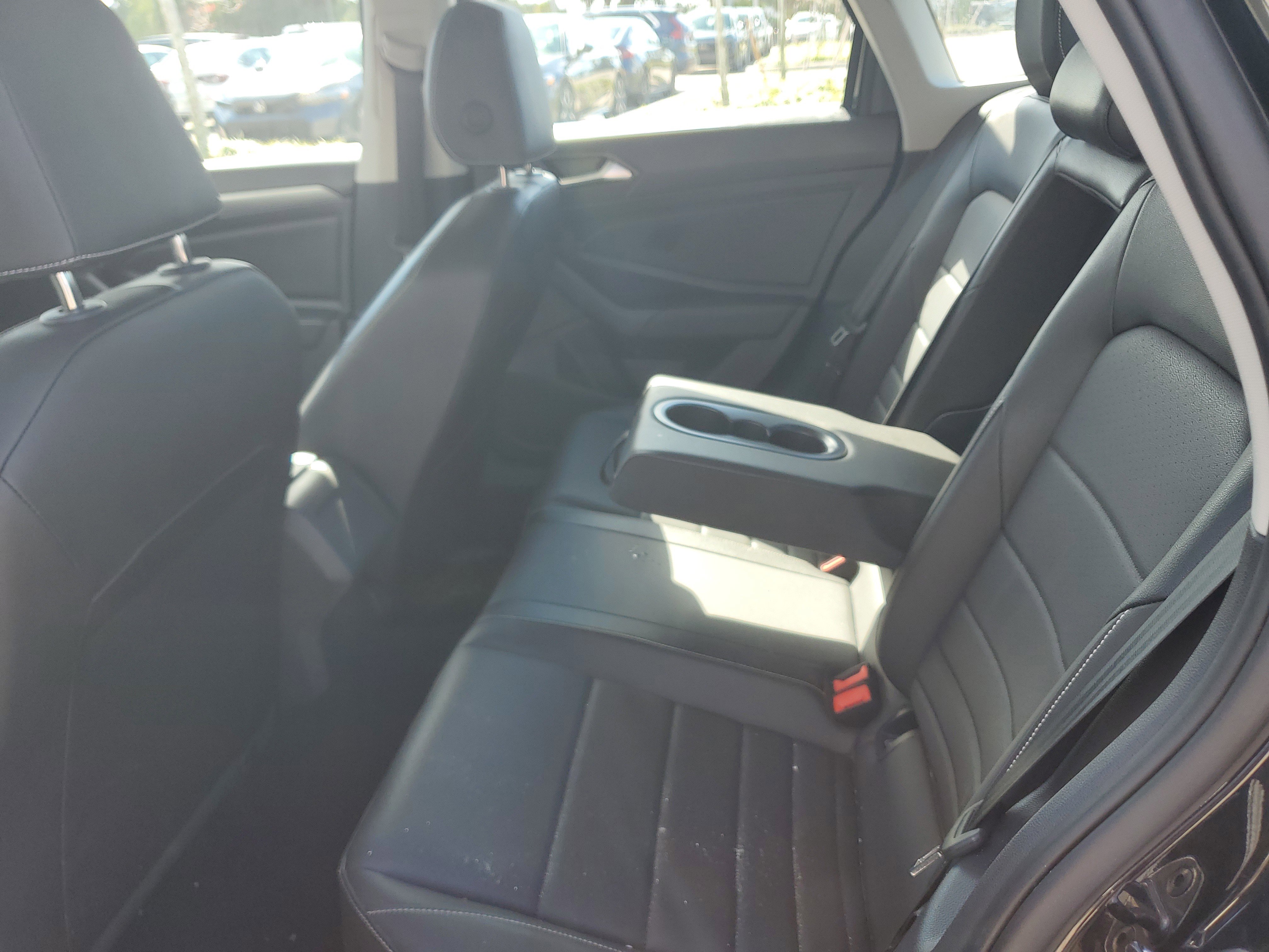 Used 2024 Volkswagen Jetta SE image 13