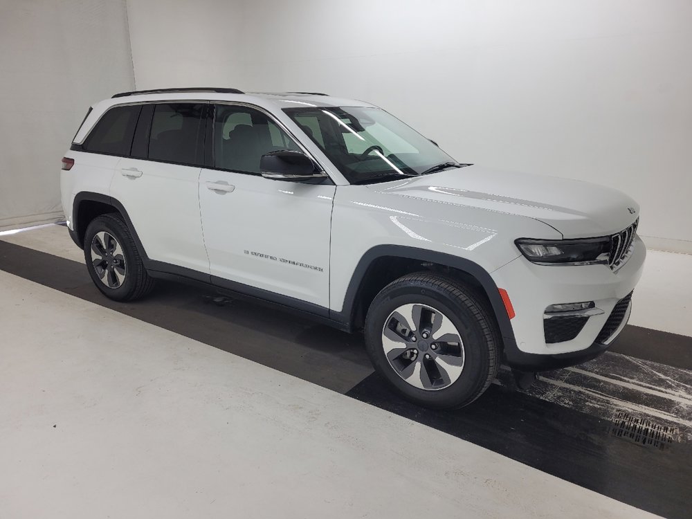 Used 2022 Jeep Grand Cherokee Limited 4xe w/ Luxury Tech Group II image 11