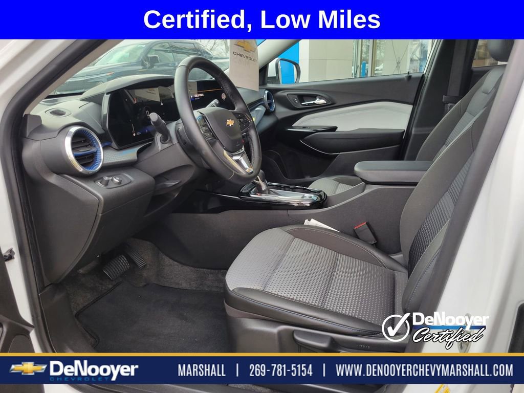 Used 2024 Chevrolet Trax LT w/ Driver Confidence Package image 8
