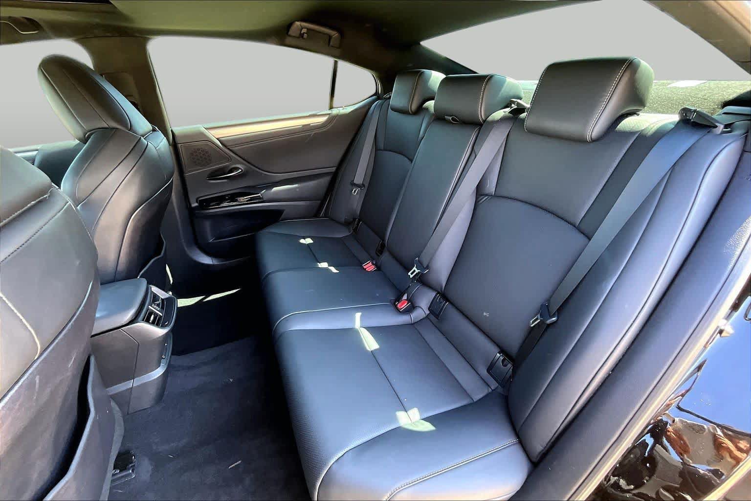 Used 2024 Lexus ES 350 F Sport w/ Accessory Package (Z2) FWD image 21
