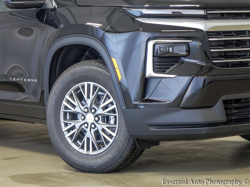 New 2026 Chevrolet Traverse LT w/ LPO, Floor Liner Package AWD/4WD image 4