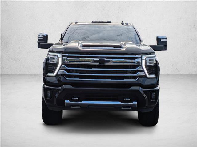Used 2024 Chevrolet Silverado 3500 High Country w/ High Country Premium Package AWD/4WD image 2