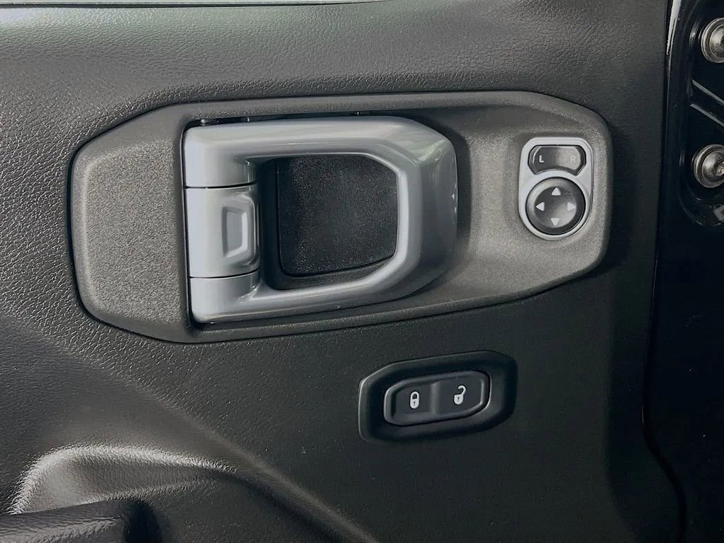 Used 2024 Jeep Gladiator Sport image 19