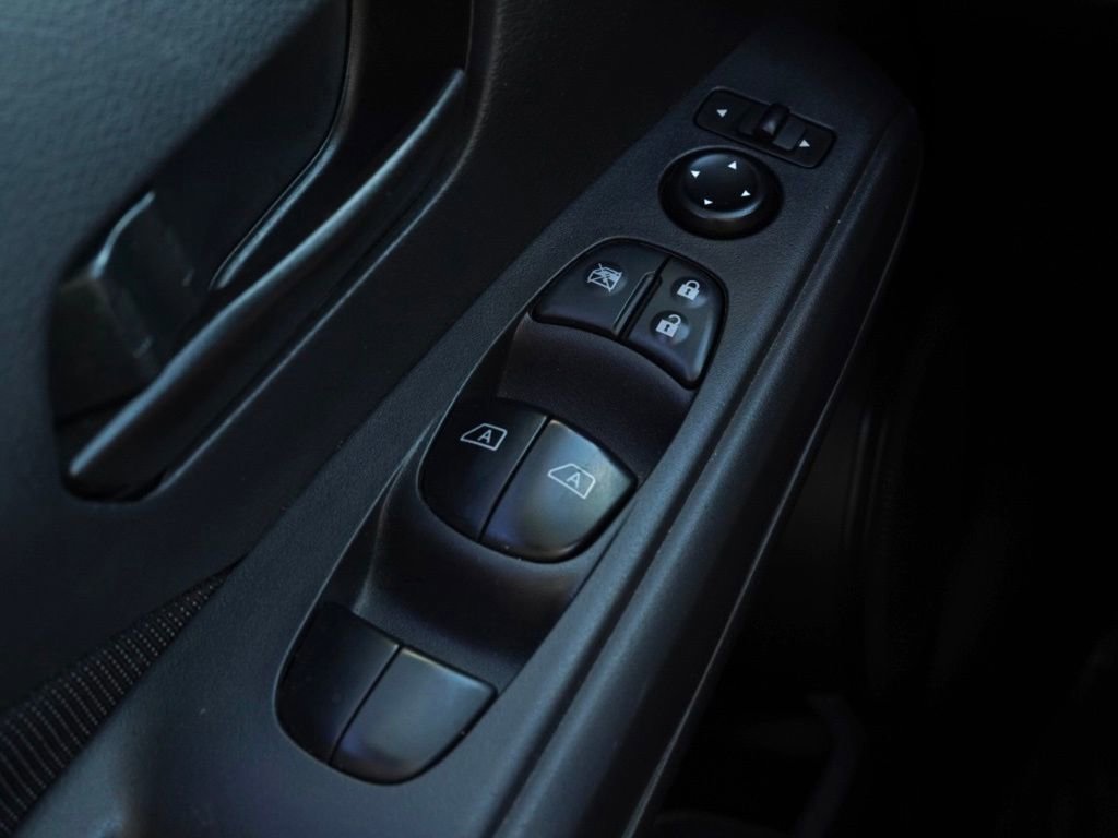 Used 2024 Nissan Kicks S image 11