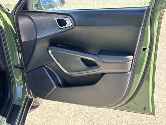 Used 2023 Kia Soul EX FWD image 8