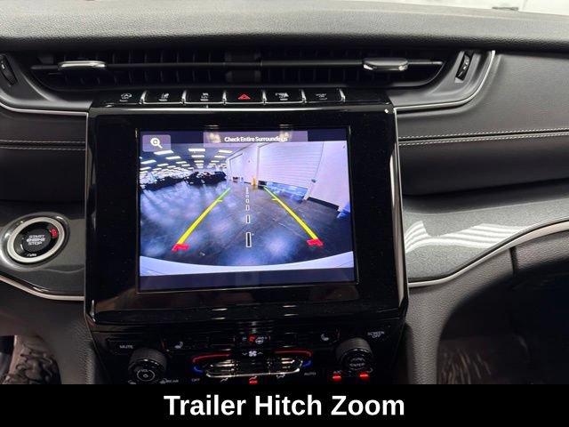 Used 2023 Jeep Grand Cherokee Altitude AWD/4WD image 20