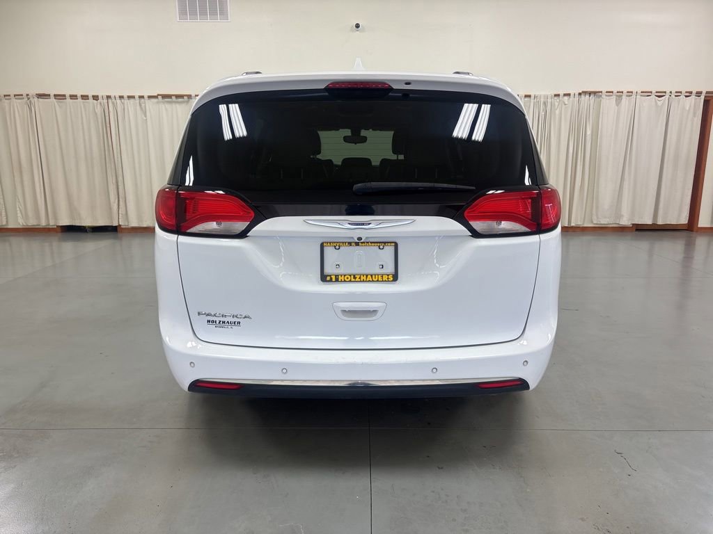 Used 2018 Chrysler Pacifica Touring-L w/ Tire & Wheel Group FWD image 7