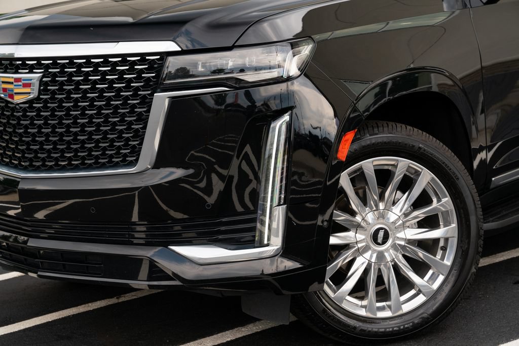 Used 2022 Cadillac Escalade ESV Premium Luxury AWD/4WD image 3