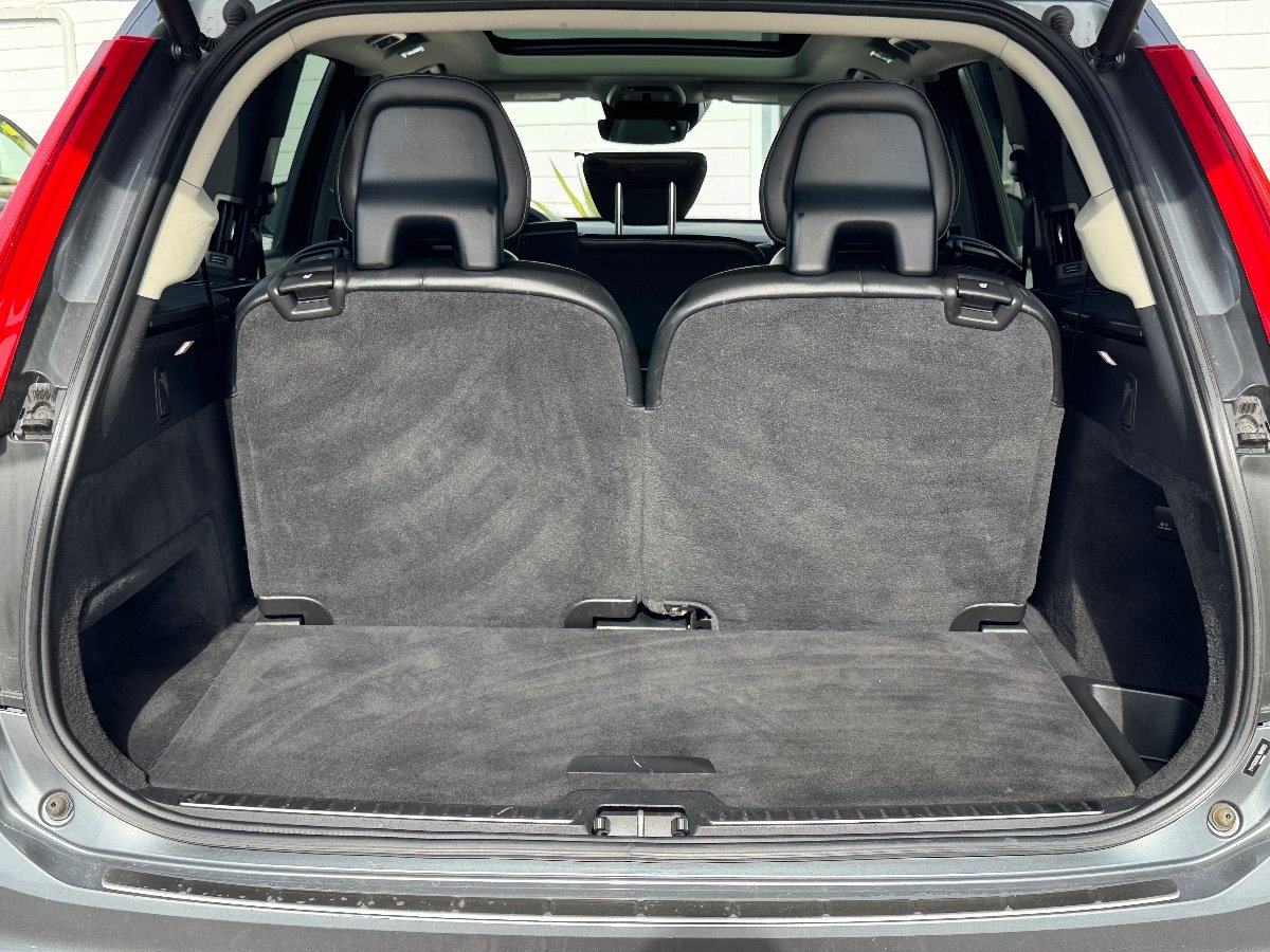 Used 2020 Volvo XC90 T5 Momentum w/ Protection Package Premier FWD image 15