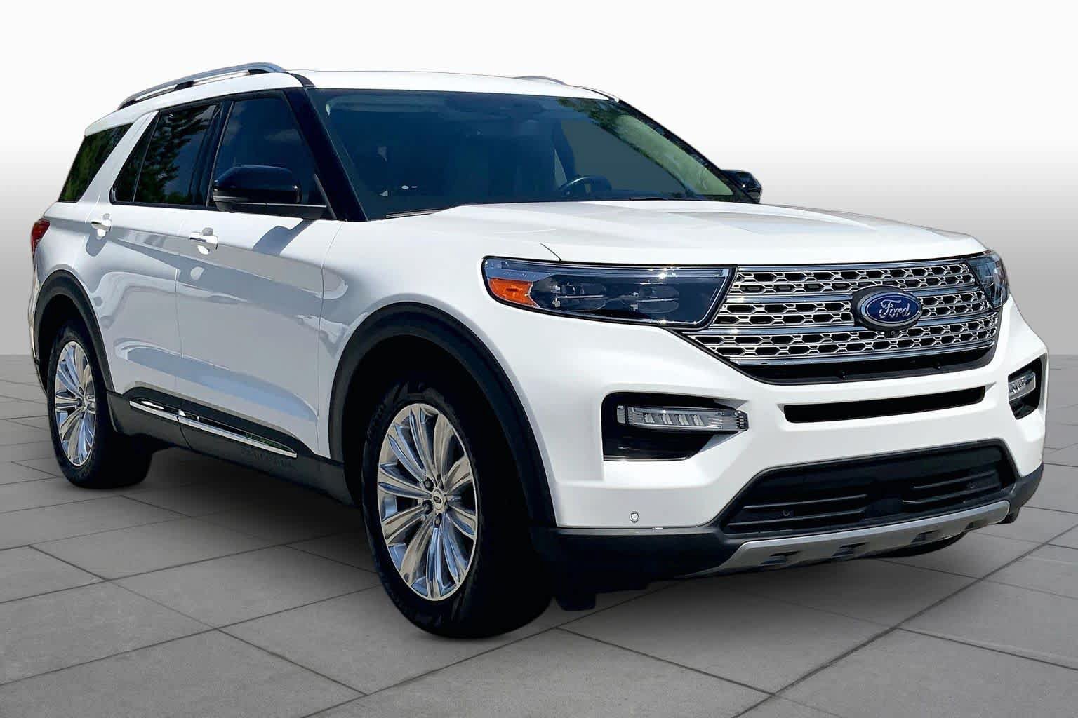 Used 2022 Ford Explorer Limited w/ Equipment Group 301A RWD image 3