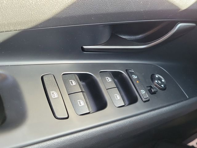 Certified 2025 Hyundai Elantra SEL image 13
