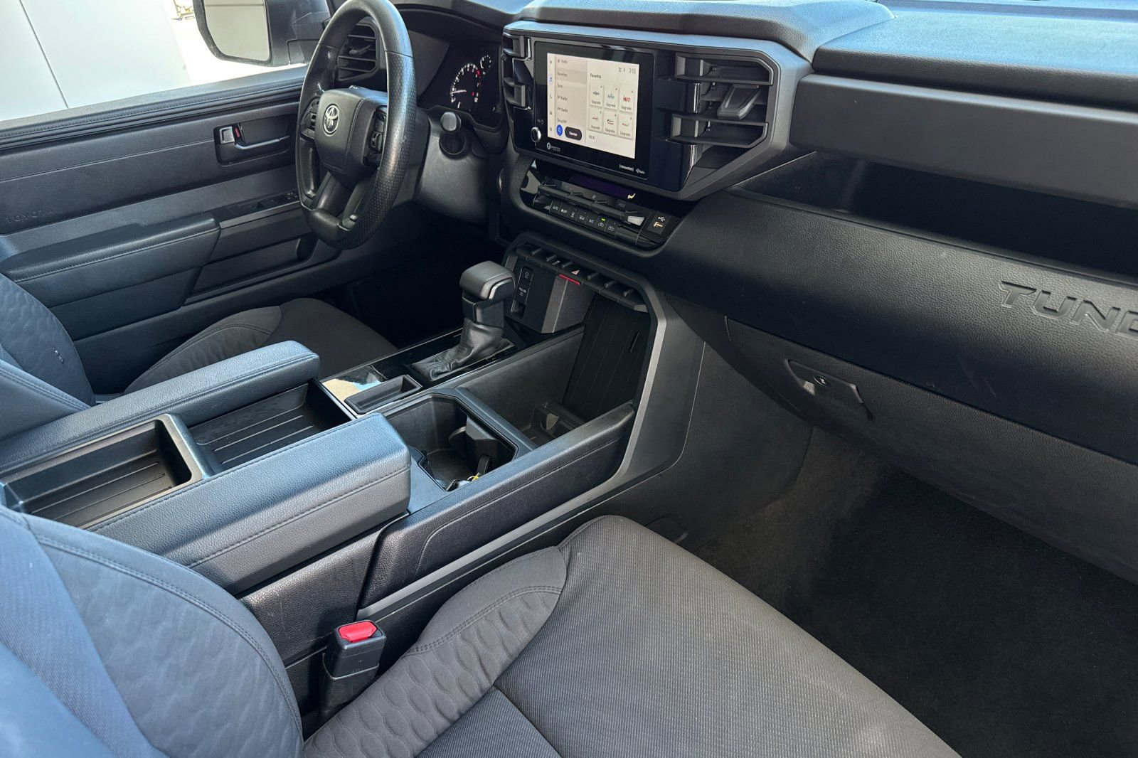 Used 2022 Toyota Tundra SR w/ SR Tow Package image 18