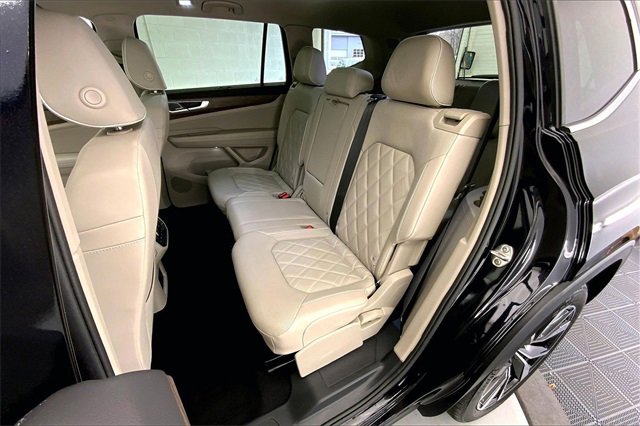 Used 2025 Volkswagen Atlas SEL Premium R-Line image 26