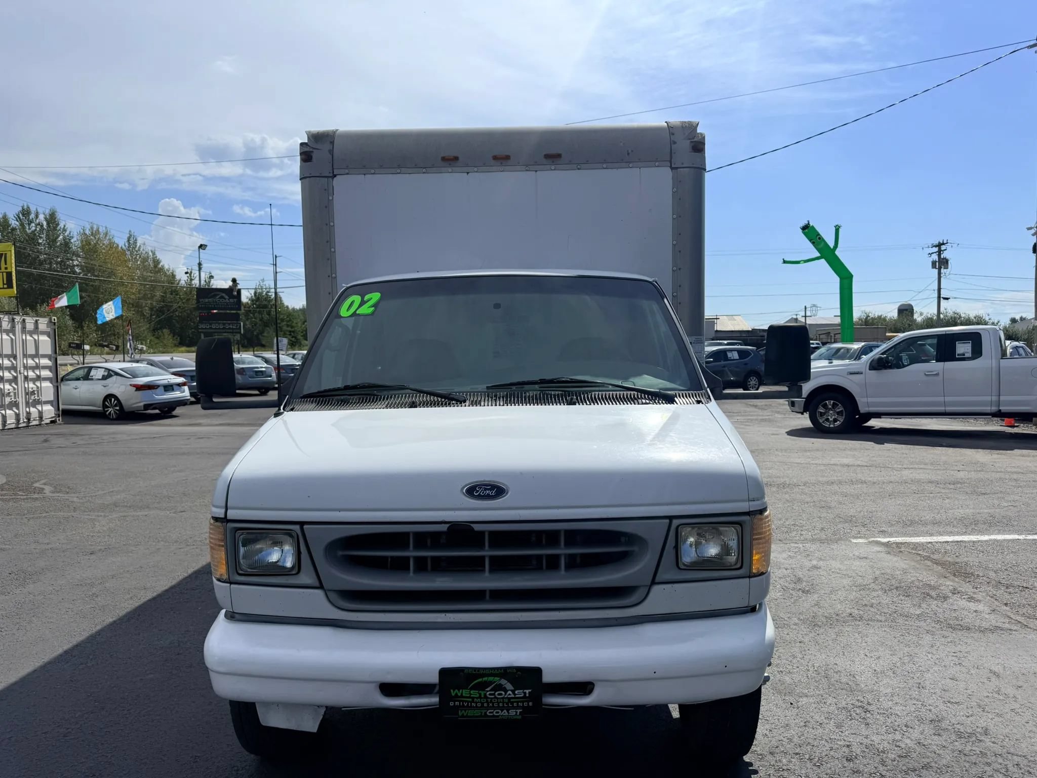Used 2002 Ford E-350 and Econoline 350 Super Duty RWD image 2