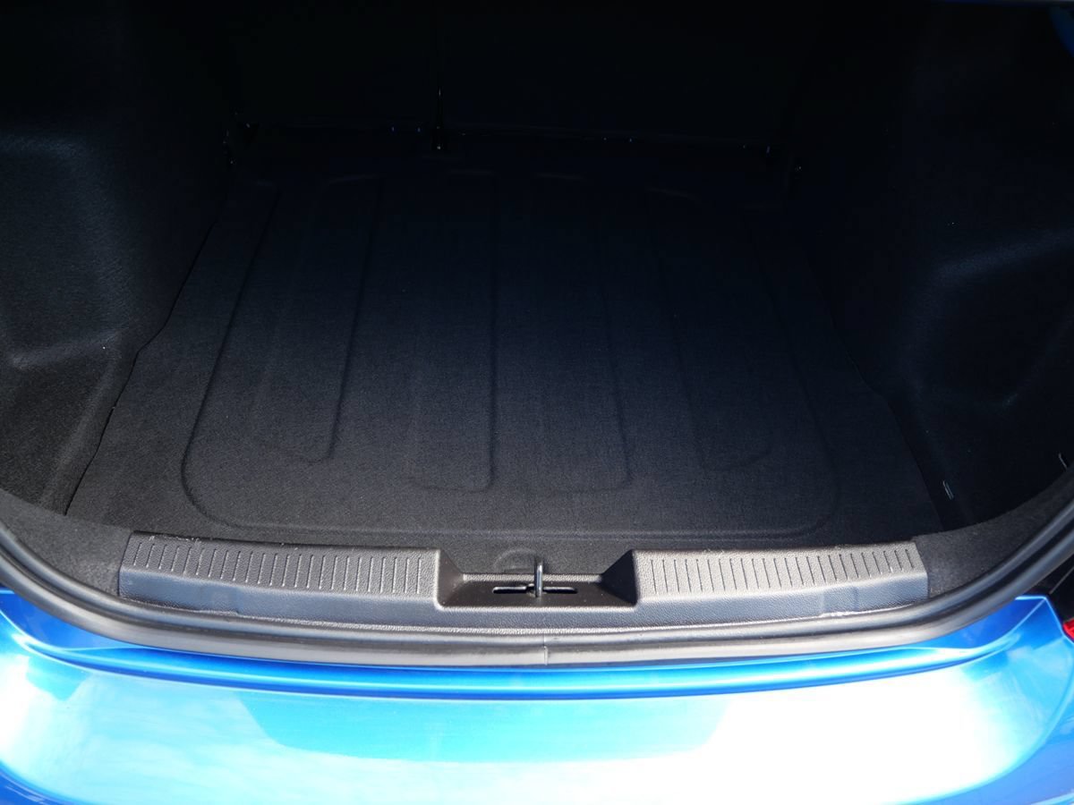 Used 2018 Chevrolet Sonic LT FWD image 21