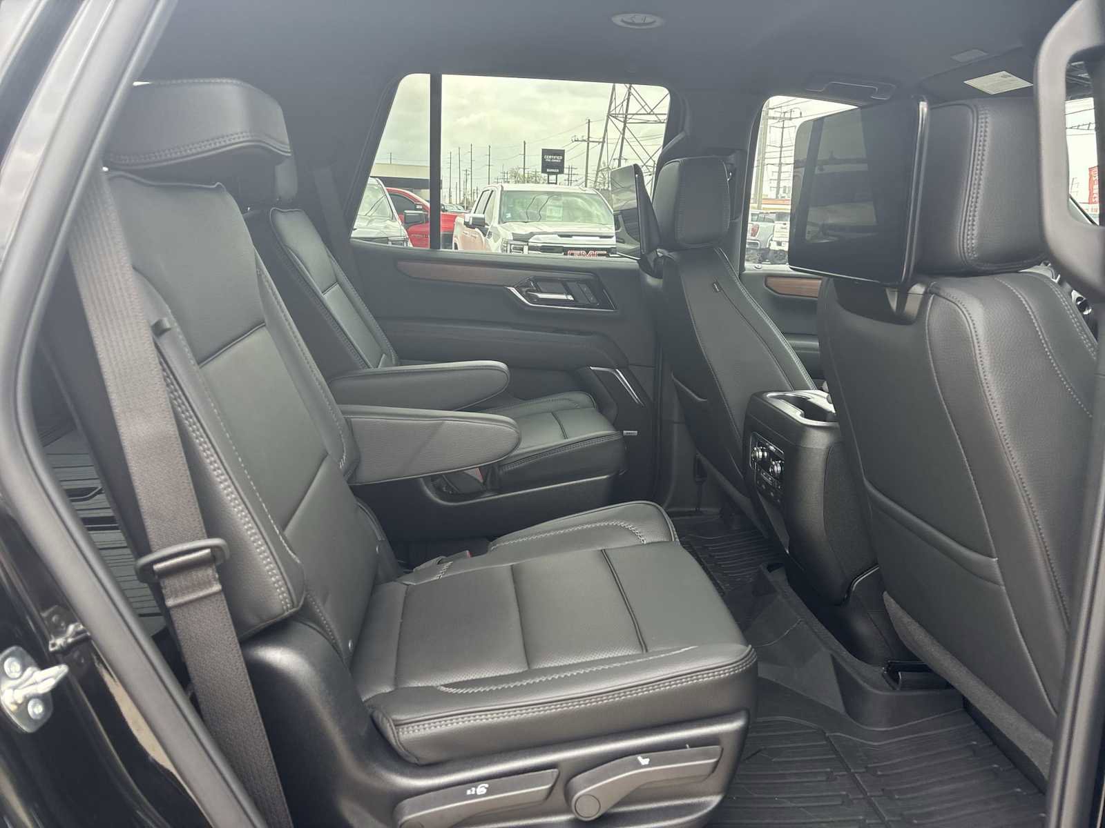 New 2025 GMC Yukon Denali w/ Advanced Technology Package AWD/4WD image 27