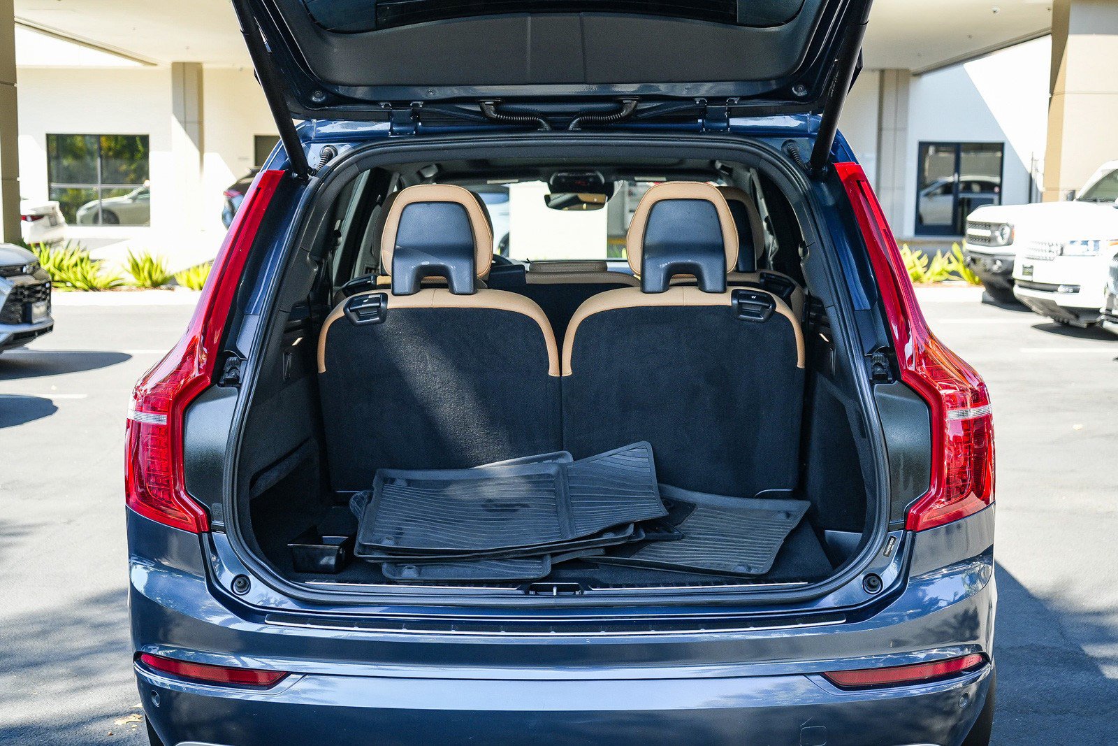 Used 2019 Volvo XC90 T6 Momentum w/ Advanced Package AWD/4WD image 25