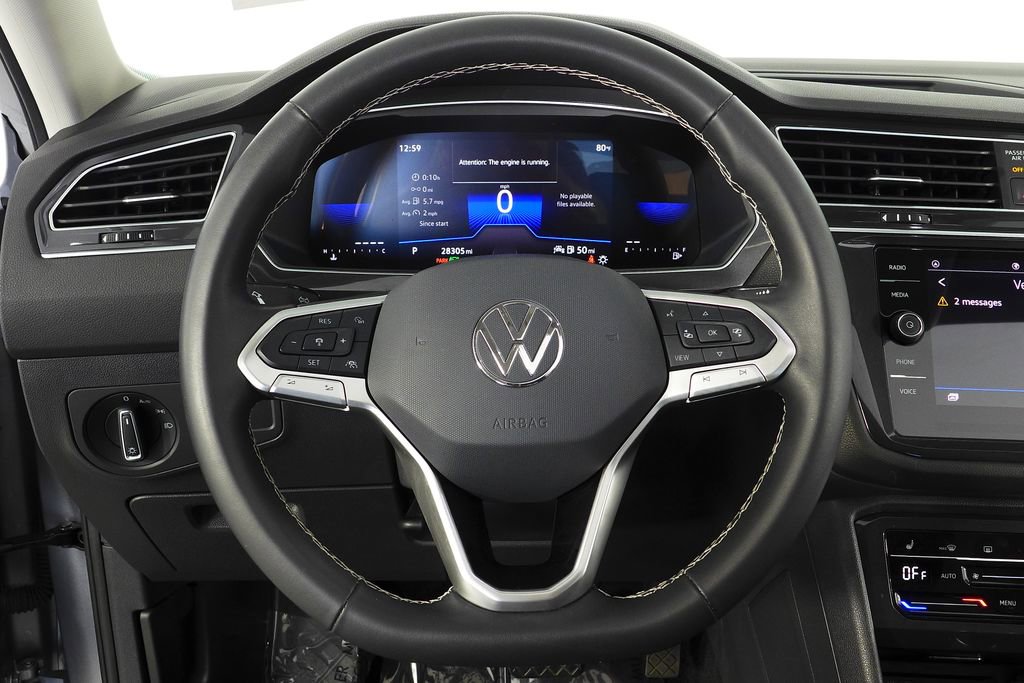 Used 2024 Volkswagen Tiguan SE w/ Panoramic Sunroof Package image 27