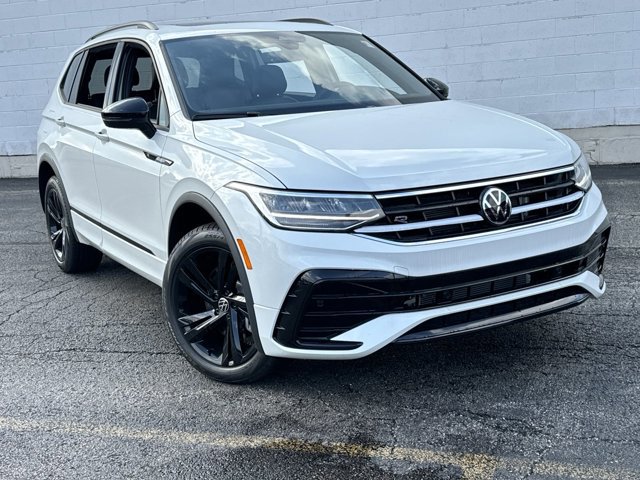 New 2024 Volkswagen Tiguan SE R-Line