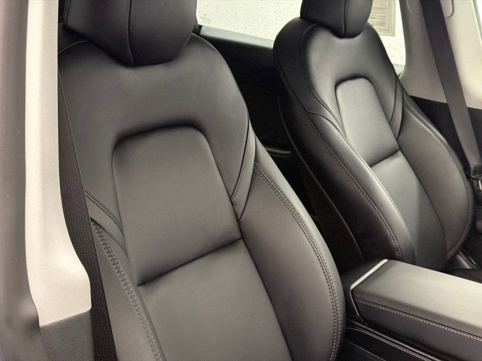 Used 2024 Tesla Model Y Long Range image 11