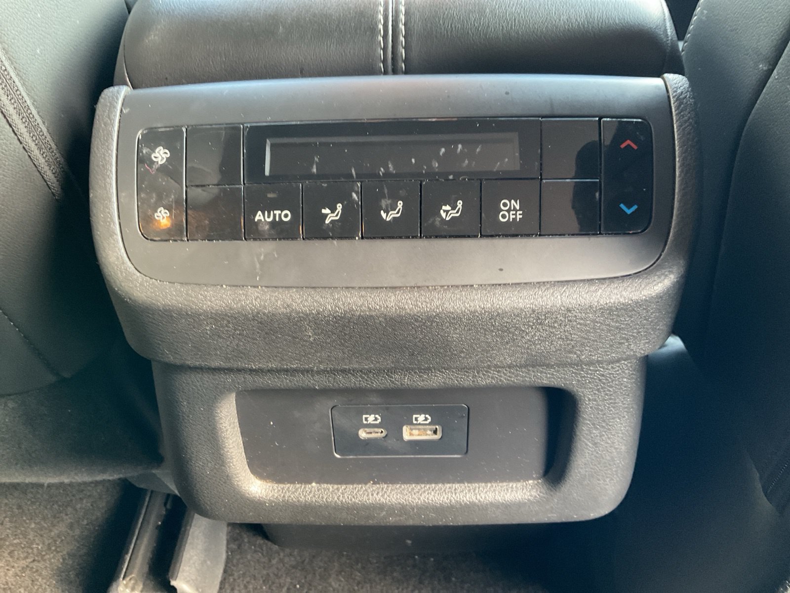 Used 2024 Nissan Pathfinder SL FWD image 42