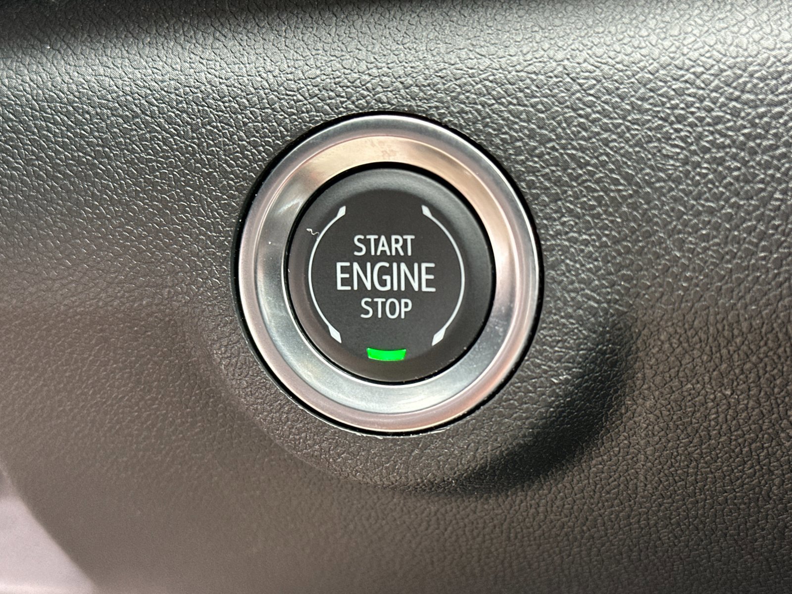 Used 2025 GMC Terrain Elevation image 22