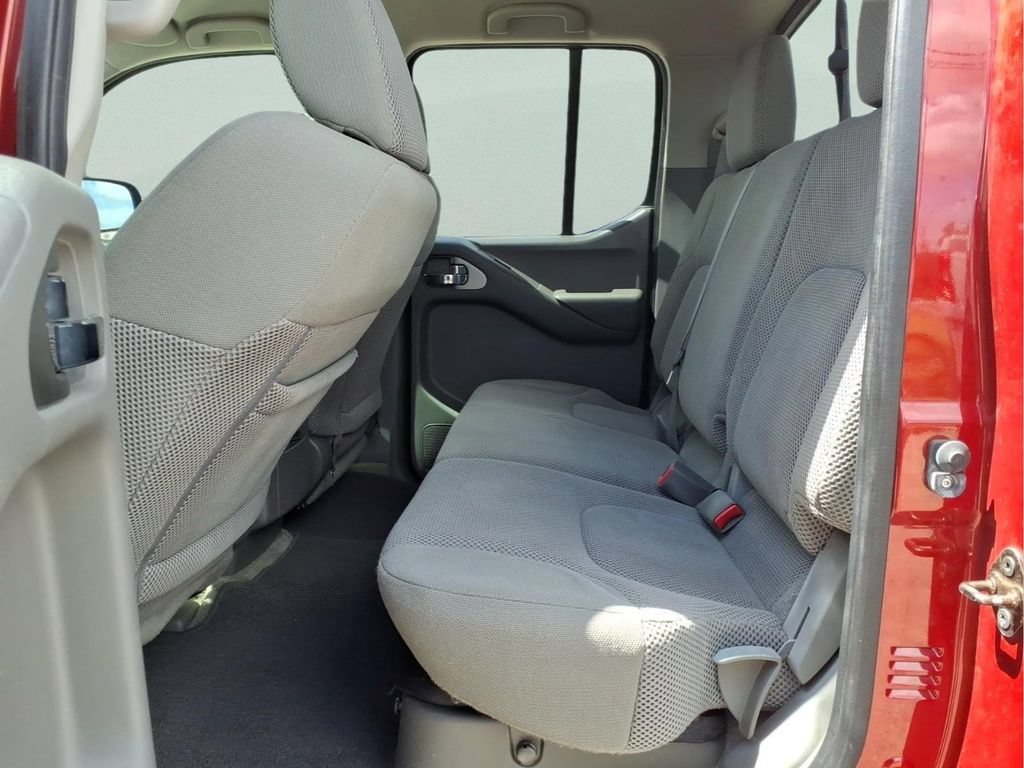 Used 2015 Nissan Frontier SV RWD image 15
