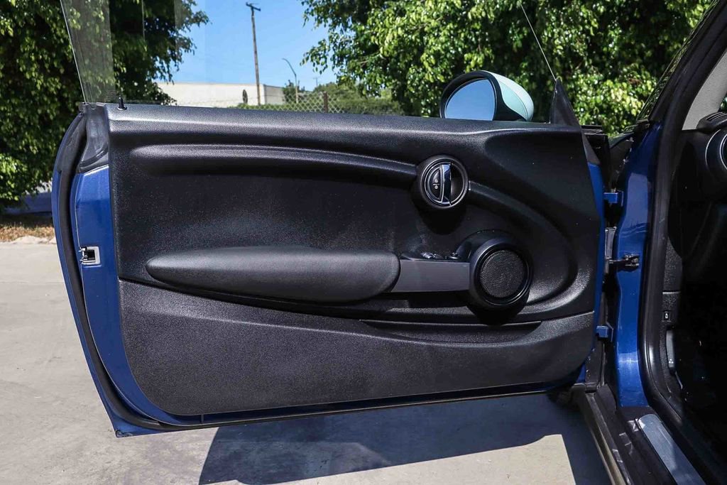 Used 2017 MINI Cooper 2-Door Hardtop FWD image 26