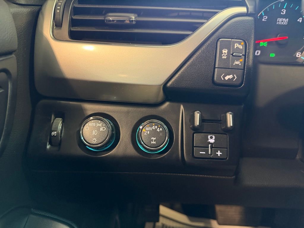 Used 2019 Chevrolet Tahoe Premier AWD/4WD image 23