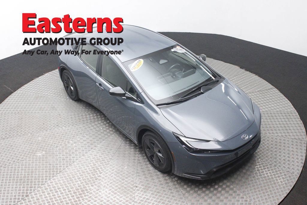 Used 2024 Toyota Prius LE image 3