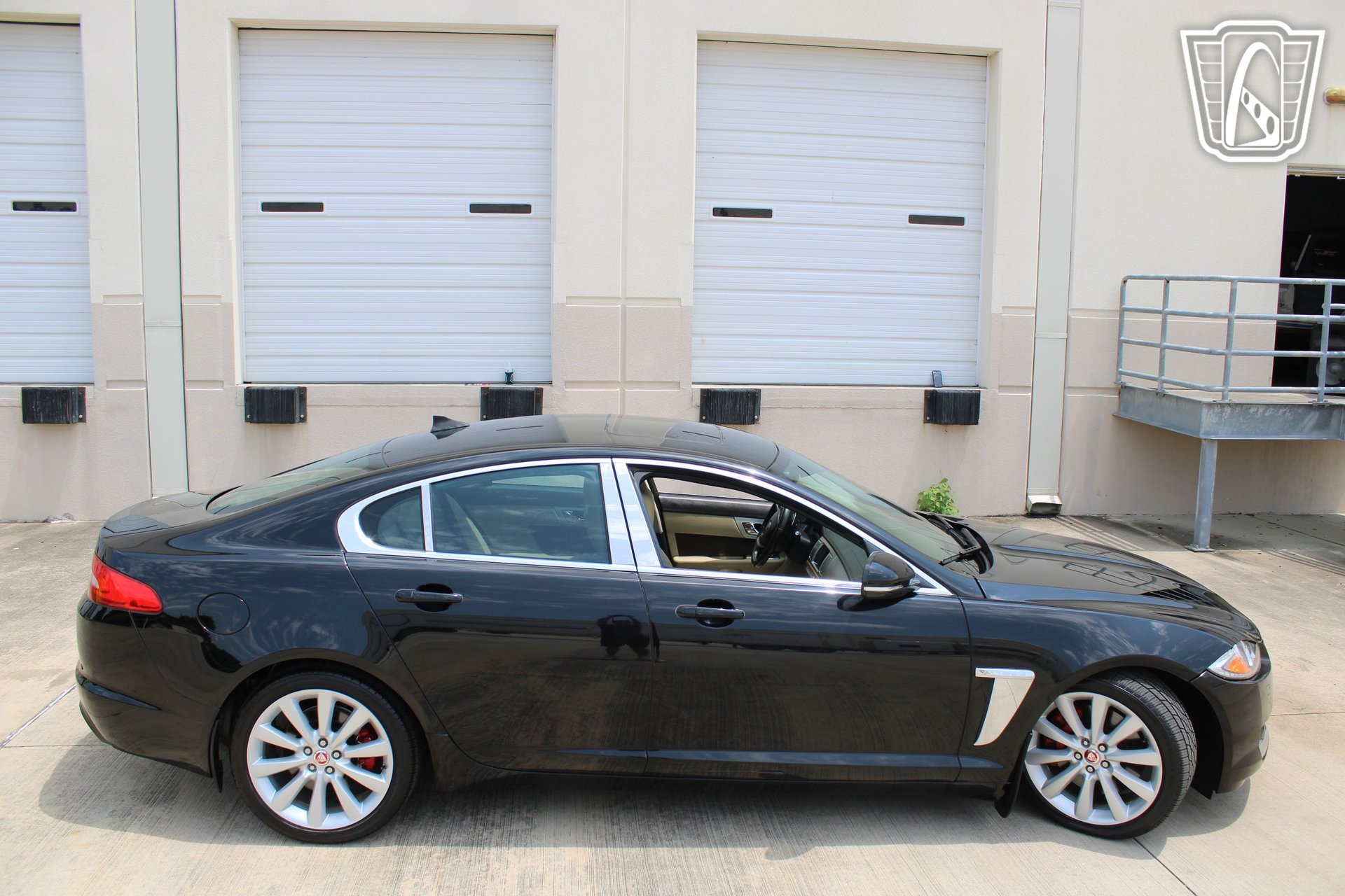 Used 2014 Jaguar XF 3.0 RWD image 32