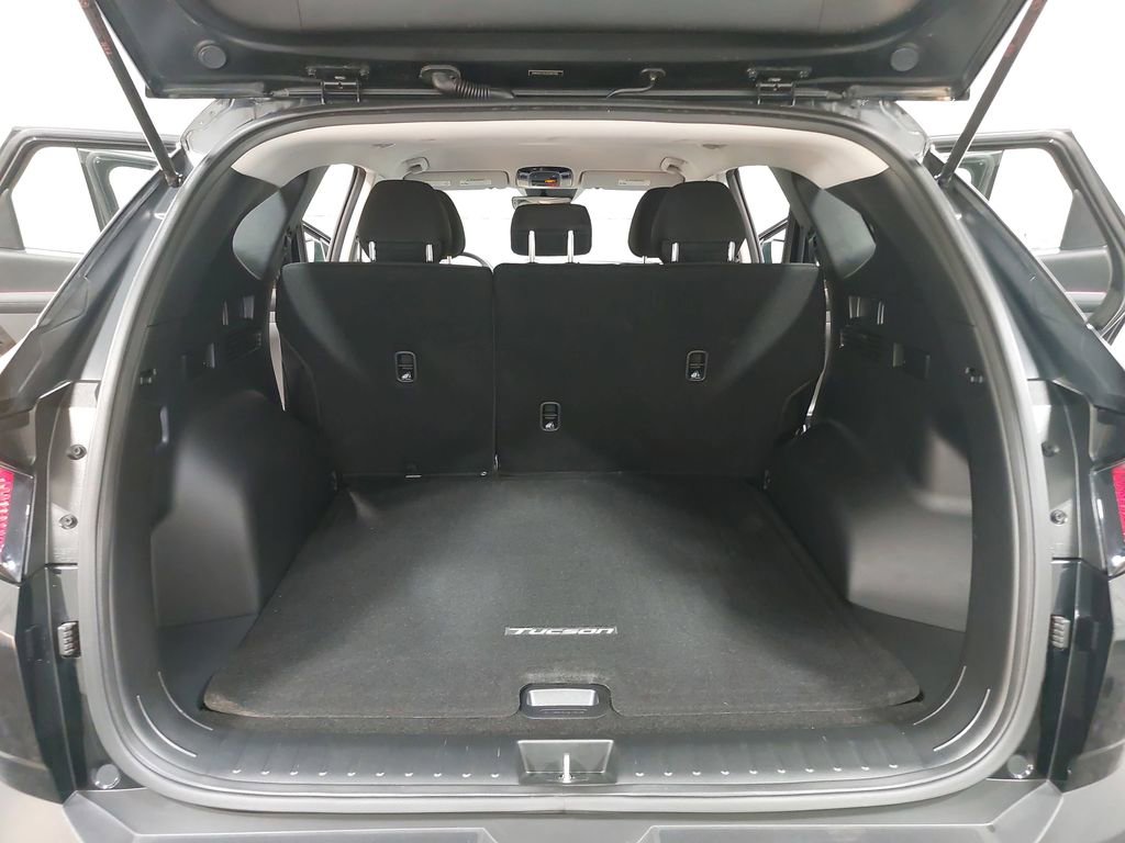 Certified 2025 Hyundai Tucson SE image 12