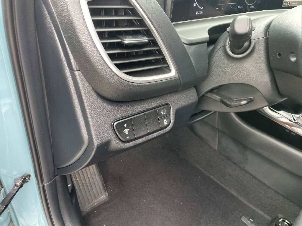 Used 2025 Kia Seltos SX AWD/4WD image 22