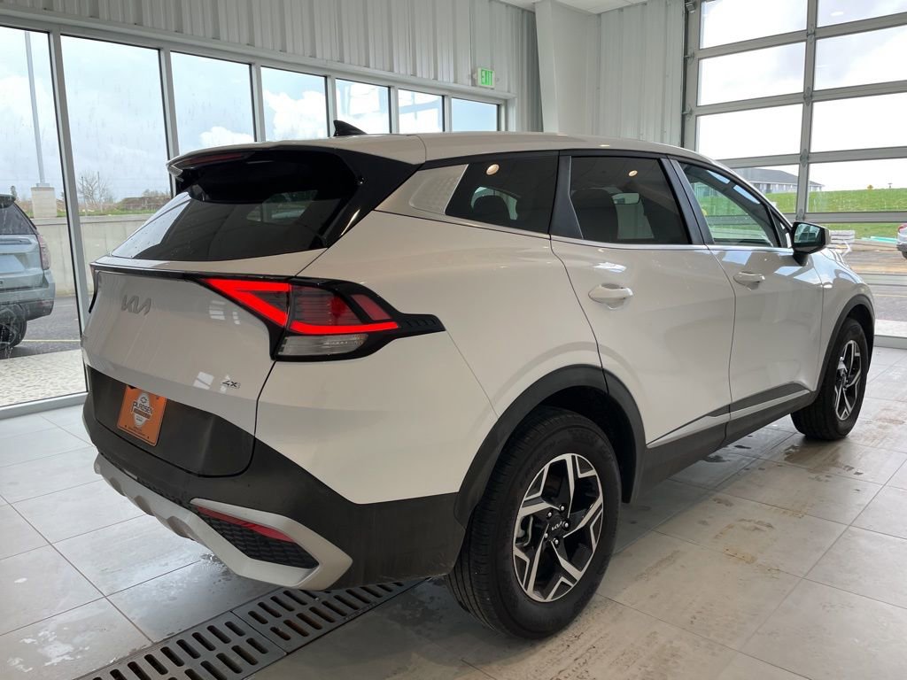 Used 2025 Kia Sportage LX AWD/4WD image 5