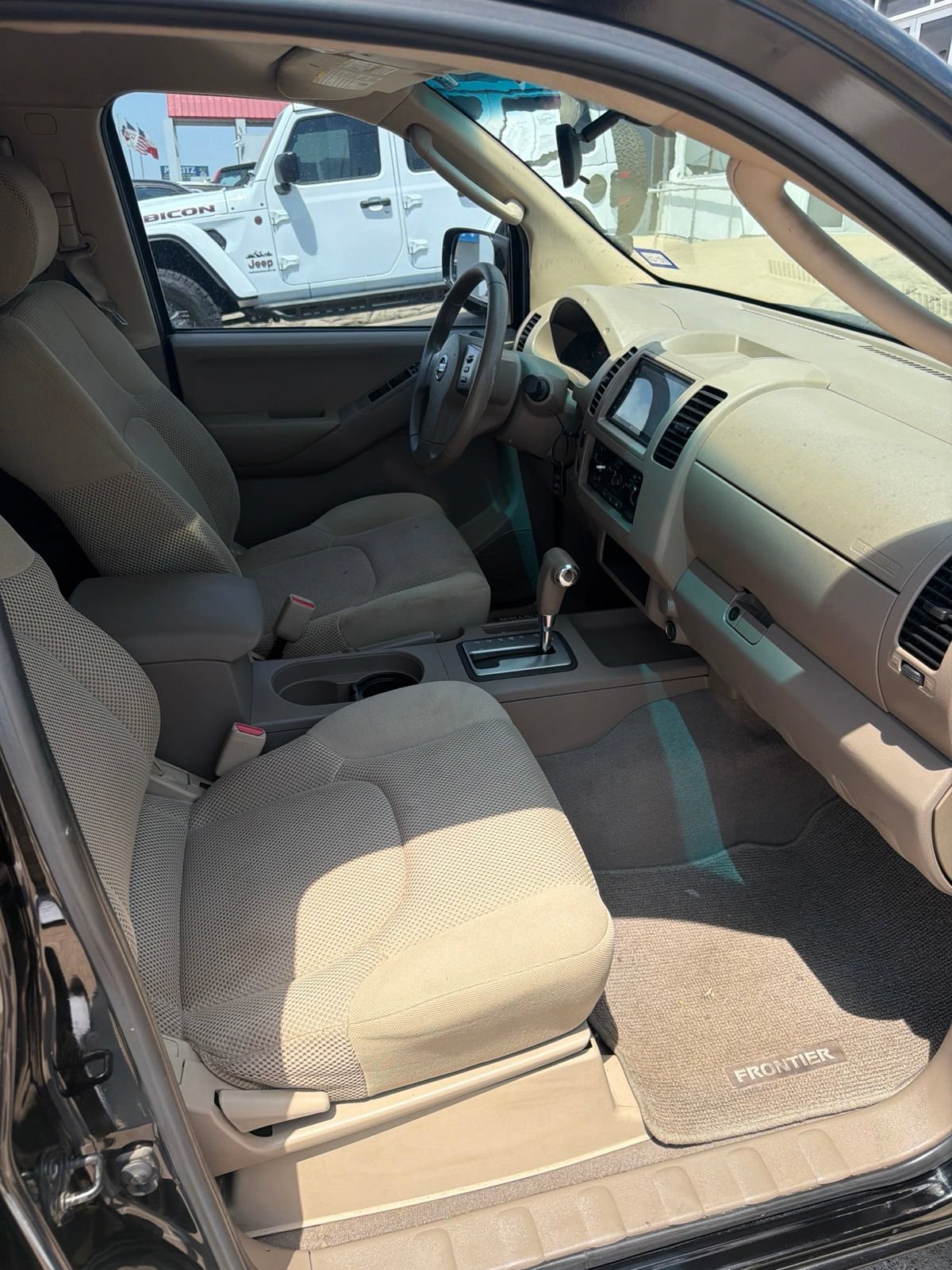 Used 2008 Nissan Frontier SE w/ SE Value Truck Pkg RWD image 12