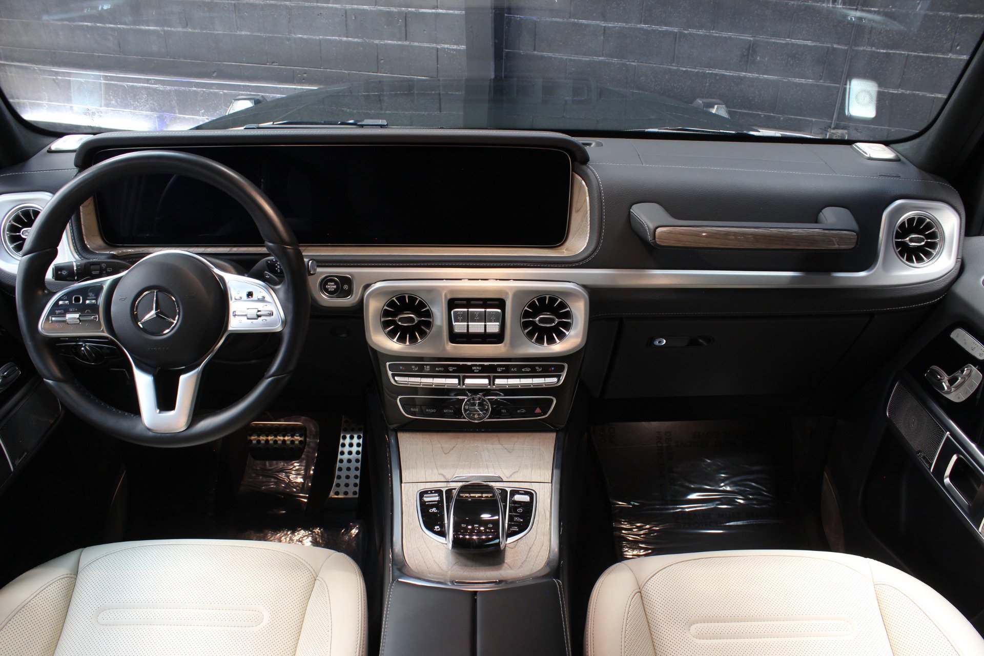 Used 2022 Mercedes-Benz G 550 w/ Exclusive Interior Package image 23