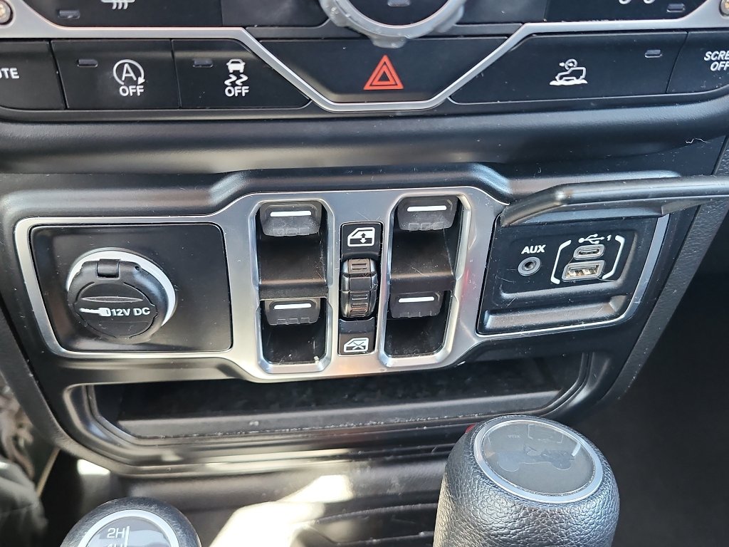 Used 2023 Jeep Wrangler Sahara AWD/4WD image 26