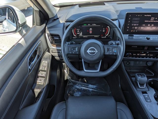 Used 2024 Nissan Rogue Platinum w/ Platinum Premium Package image 18