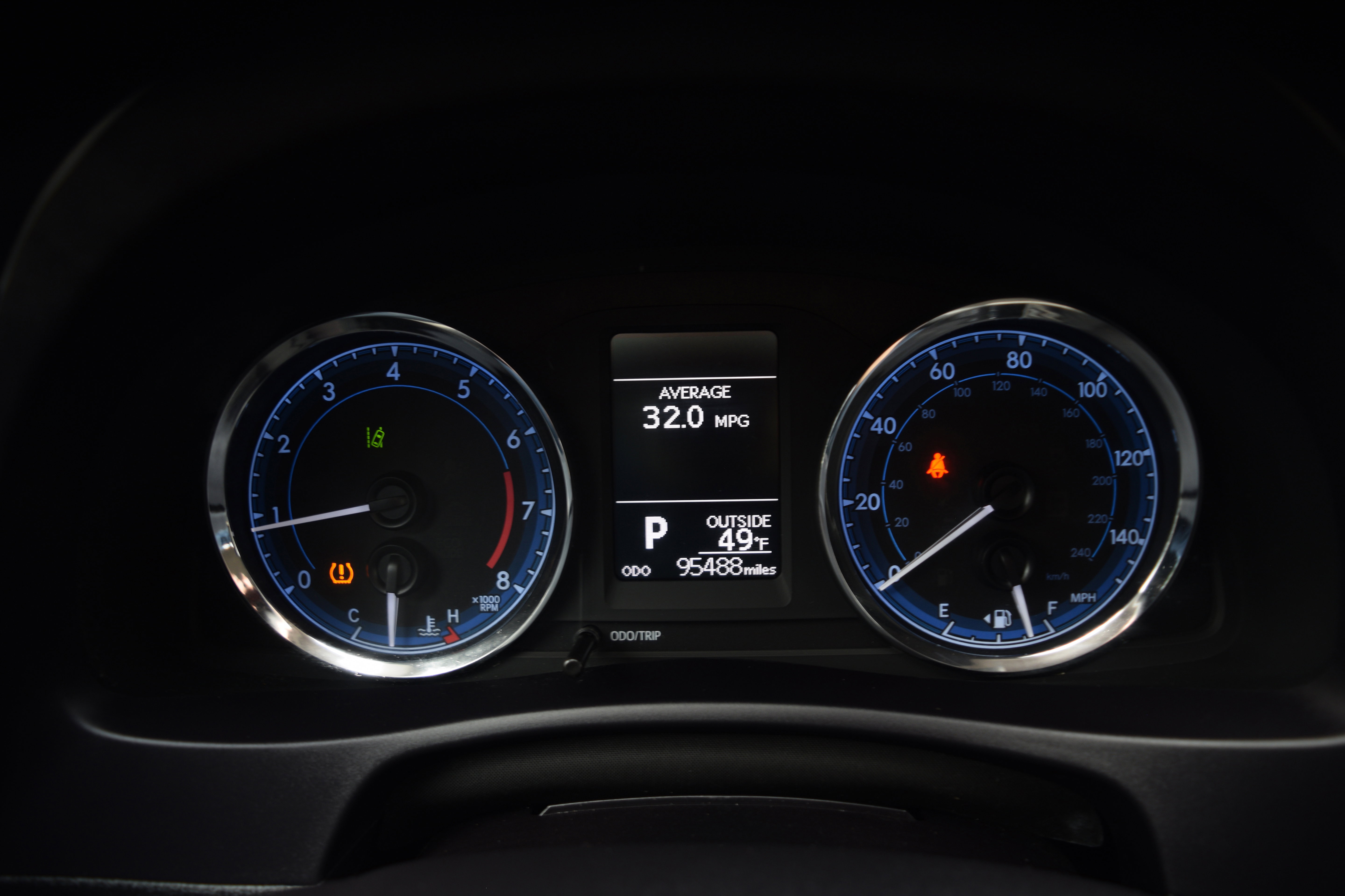 Used 2018 Toyota Corolla LE image 3