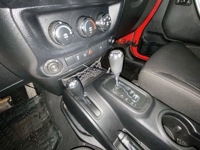 Used 2014 Jeep Wrangler Unlimited Sahara image 19