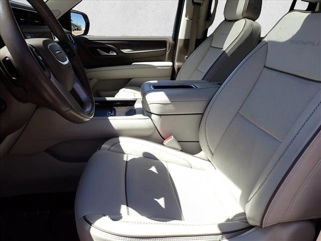 Used 2023 GMC Yukon XL Denali AWD/4WD image 14