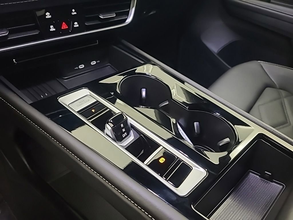 Used 2025 Volkswagen Atlas Cross Sport SE image 38