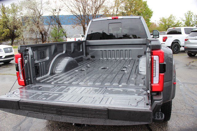 Used 2026 Ford F450 Platinum w/ Platinum Plus Package image 16